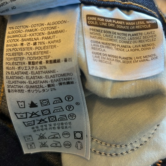 Levi’s Mid Rise Skinny Capri, Size 14 - Picture 6 of 6